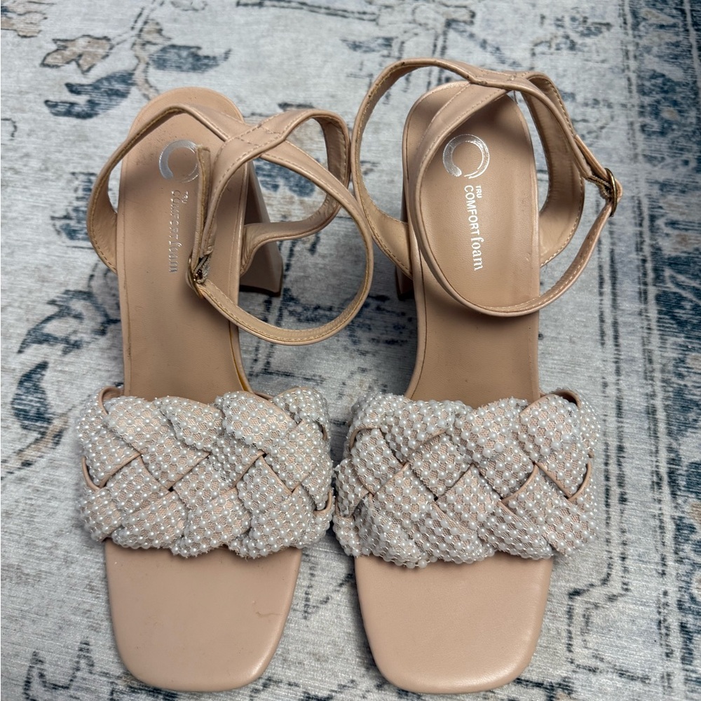 Journee Collection Tan Pearl Heels